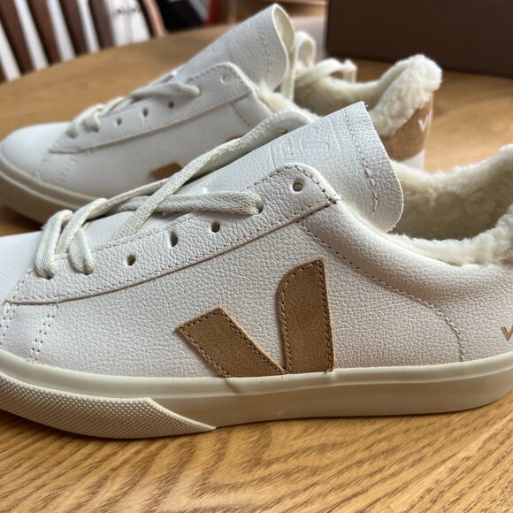 NIB Veja Campo Winter Shearling Sneakers 39 (US 8) White/Desert - Picture 3 of 6